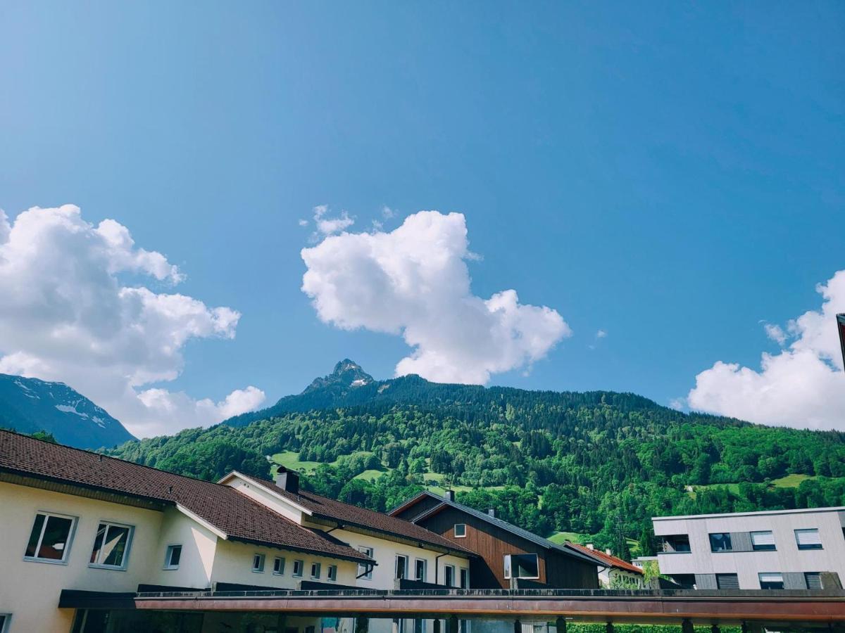 Wanderhotel Garni Cresta Schruns Exterior foto