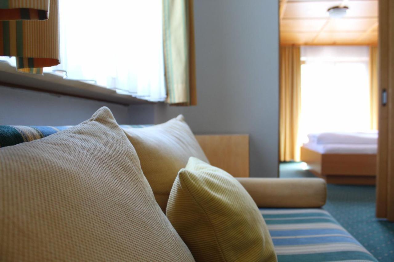 Wanderhotel Garni Cresta Schruns Exterior foto