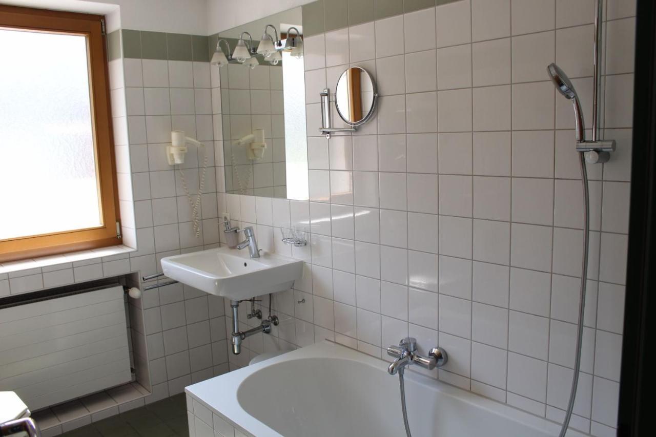 Wanderhotel Garni Cresta Schruns Exterior foto