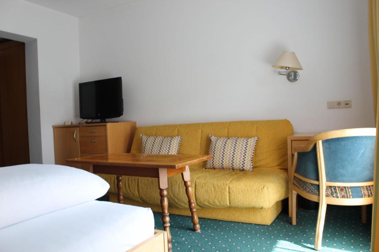 Wanderhotel Garni Cresta Schruns Exterior foto