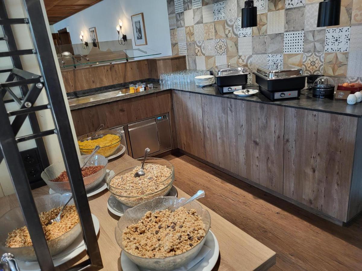 Wanderhotel Garni Cresta Schruns Exterior foto
